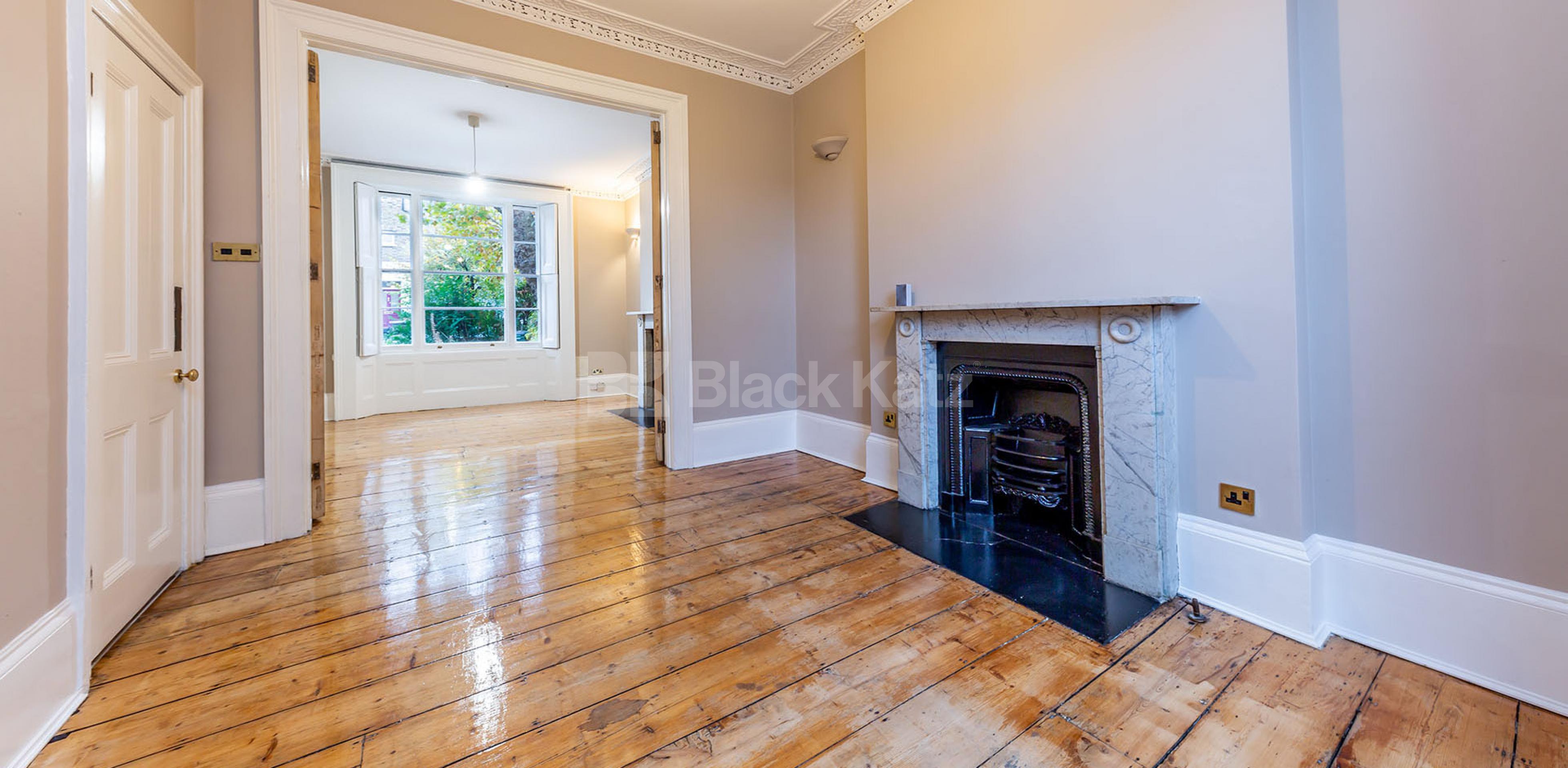 			GARDEN FLAT MINS TO REGENTS PARK!, 2 Bedroom, 1 bath, 1 reception Flat			 Gloucester Crescent, REGENTS PARK/CAMDEN  NW1